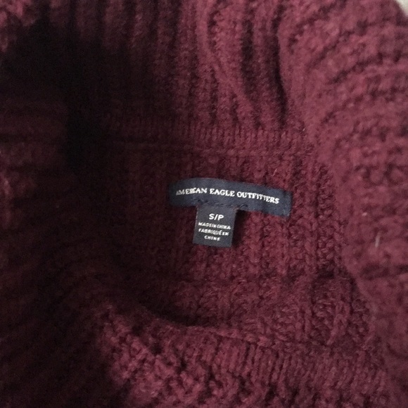 AEO size S/P Maroon Sweater - Picture 2 of 2
